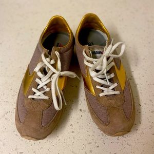Brooks vintage sneakers